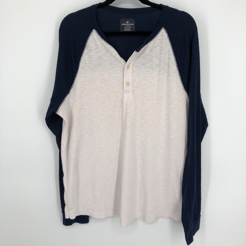 American Eagle Mens Henley Shirt Size XL White Navy Blue Casual Slub Raglan